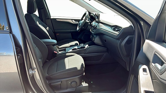 Ford Kuga 3 of 5