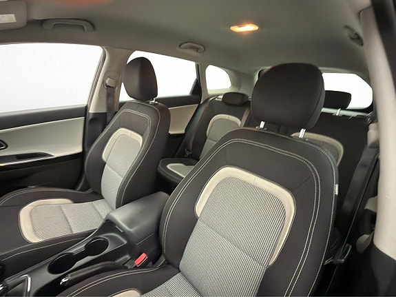 Kia Ceed 10 of 28
