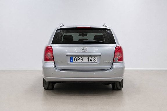 Toyota Avensis 7 of 28