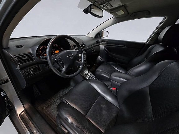 Toyota Avensis 11 of 28