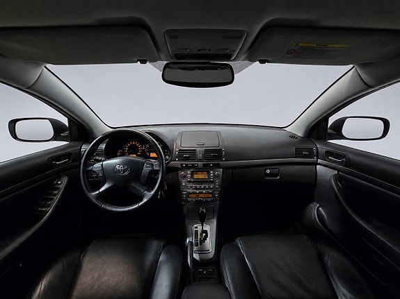Toyota Avensis 12 of 28