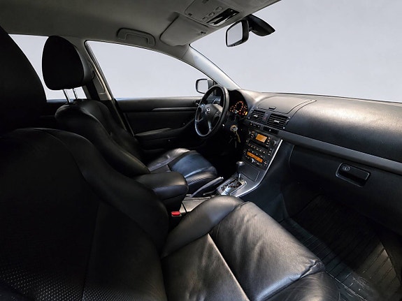 Toyota Avensis 14 of 28