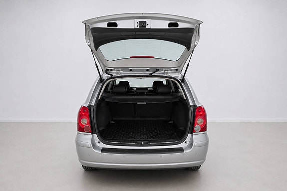Toyota Avensis 8 of 28