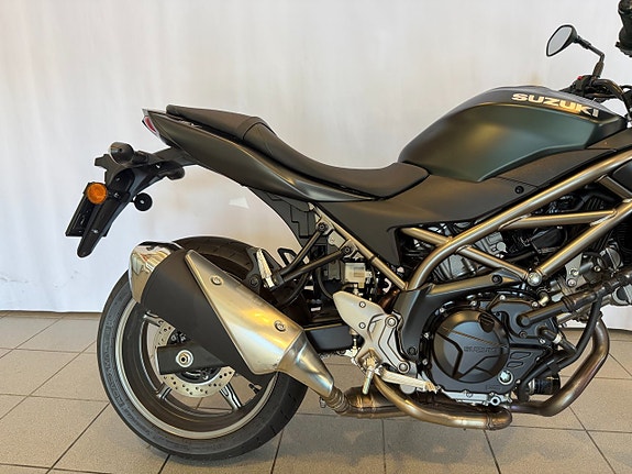 Suzuki SV650 4 of 9
