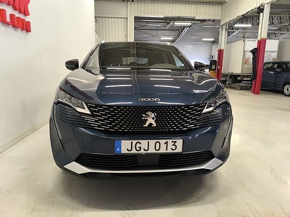 Peugeot 3008 2 of 5
