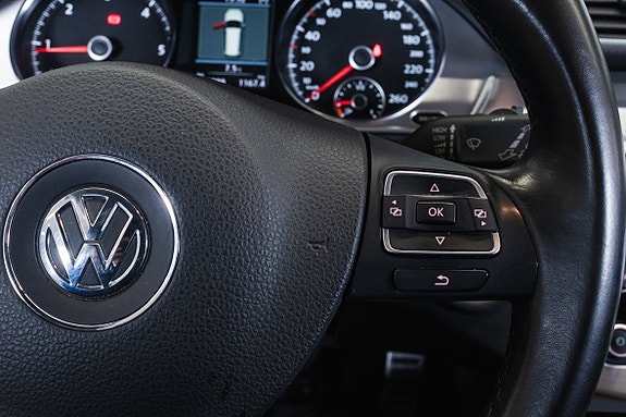 Volkswagen Passat Alltrack 22 of 26