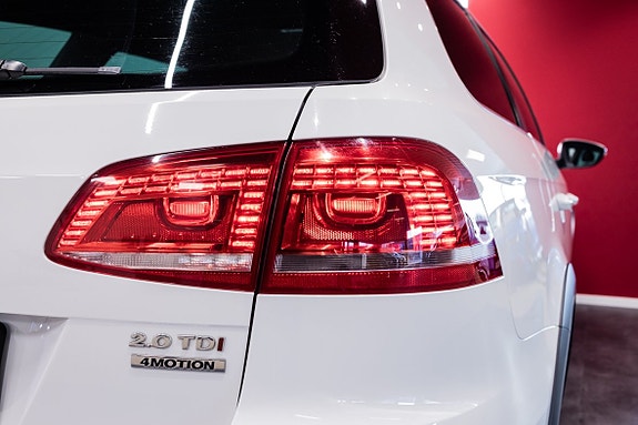 Volkswagen Passat Alltrack 10 of 26