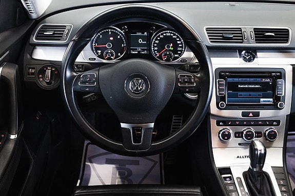 Volkswagen Passat Alltrack 17 of 26