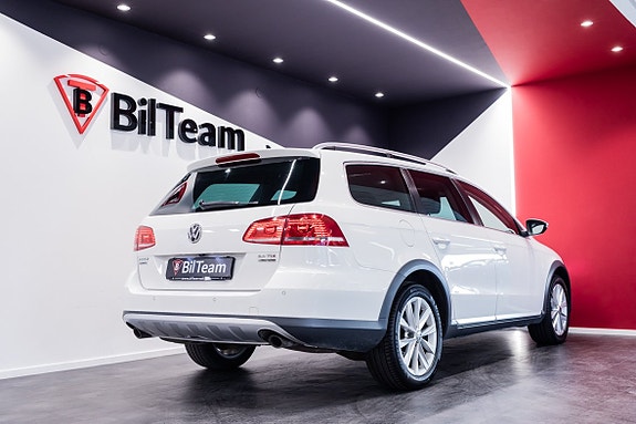 Volkswagen Passat Alltrack 9 of 26