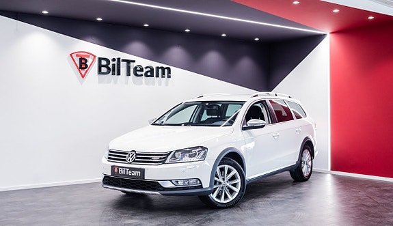 Volkswagen Passat Alltrack 2 of 5