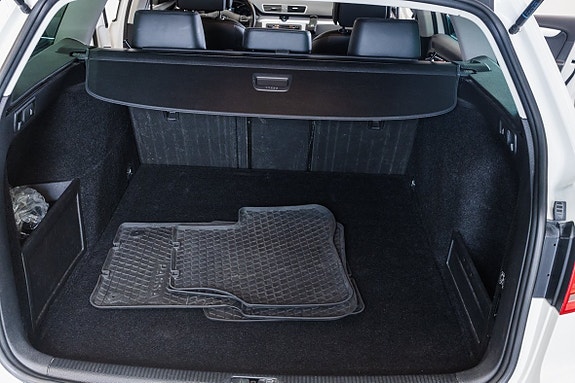 Volkswagen Passat Alltrack 25 of 26