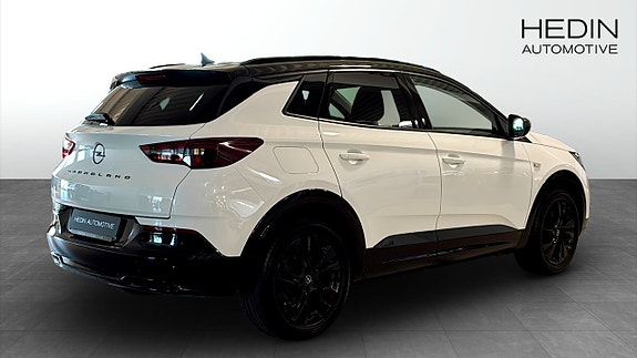 Opel Grandland 2 of 12