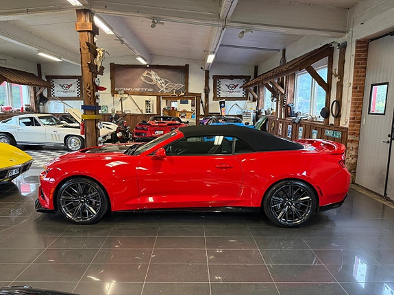 Chevrolet Camaro 16 of 30