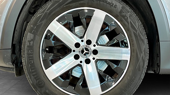 Mercedes-Benz GLB200 9 of 9