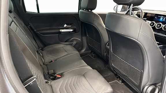 Mercedes-Benz GLB200 5 of 5