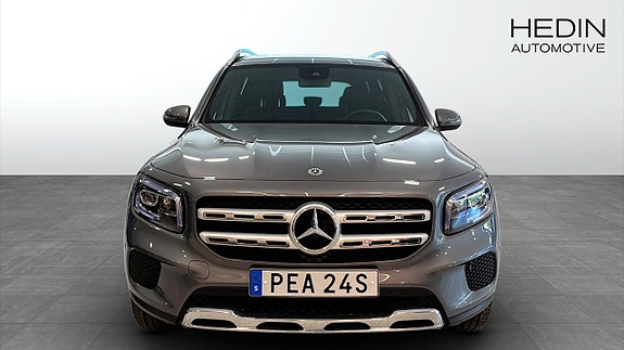 Mercedes-Benz GLB200 8 of 9