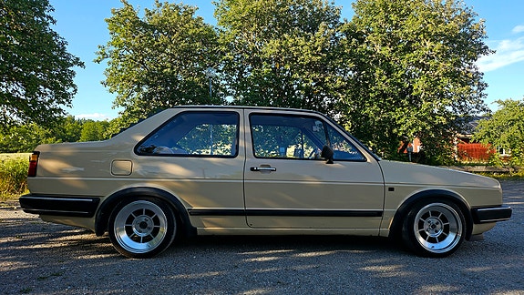 Volkswagen Jetta 4 of 5