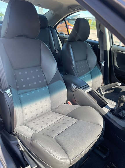 Volvo S60 5 of 5