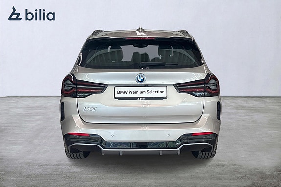 BMW iX3 4 of 21
