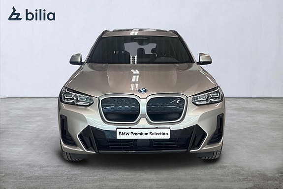 BMW iX3 5 of 21