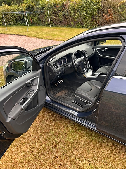Volvo V60 8 of 13