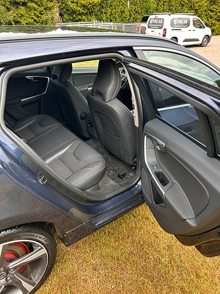 Volvo V60 11 of 13