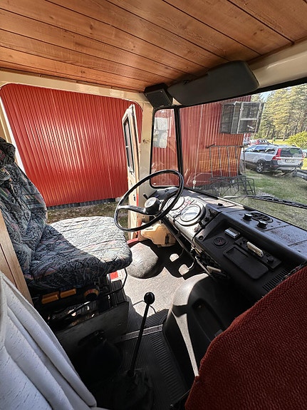 Mercedes-Benz 12 of 17