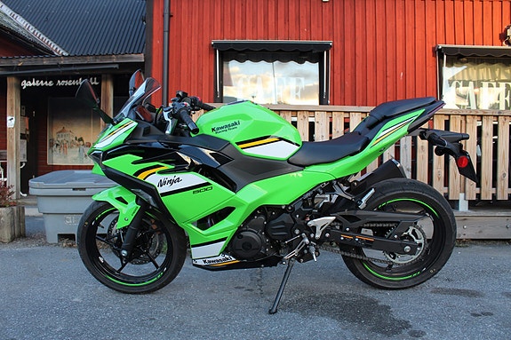 Kawasaki NINJA 500 2 of 7