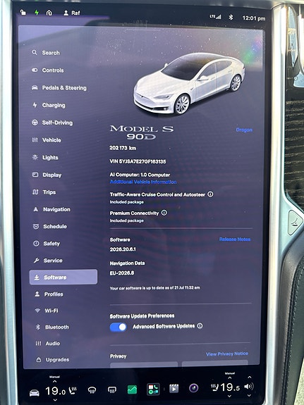 Tesla Model S 3 of 5