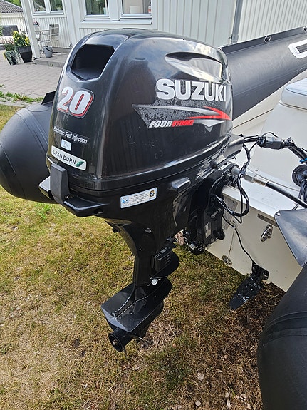 Suzumar DS350 med Suzuki DF20 4-takt elstart + Garmin ekolod 9 of 13