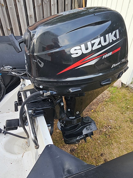 Suzumar DS350 med Suzuki DF20 4-takt elstart + Garmin ekolod 10 of 13