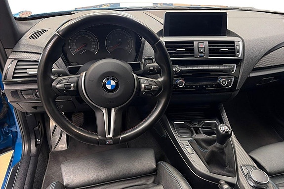 BMW M2 10 of 16