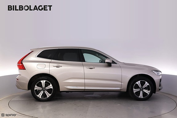 Volvo XC60 2 of 21