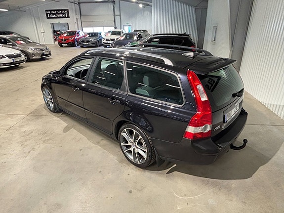 Volvo V50 4 of 5
