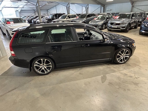 Volvo V50 3 of 5
