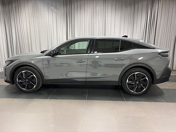 Peugeot 408 2 of 5