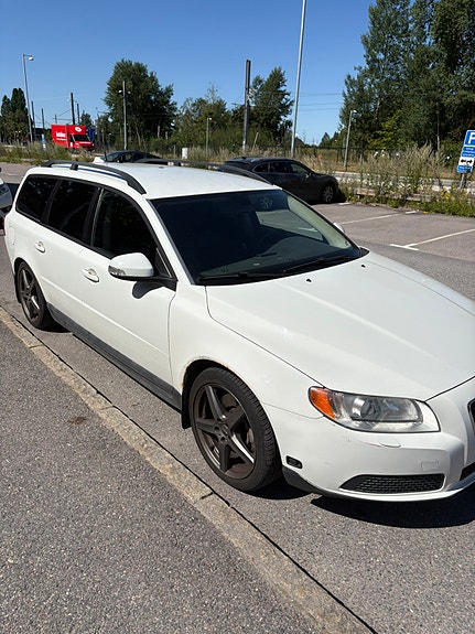 Volvo V70 4 of 6