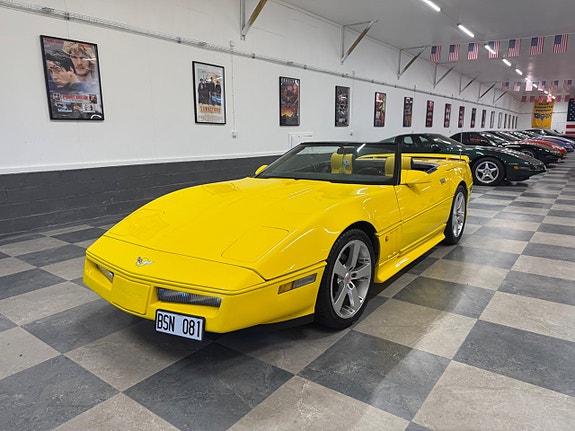 Chevrolet Corvette 3 of 5