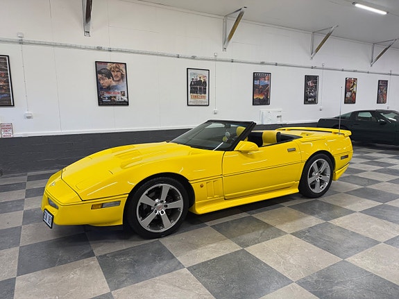 Chevrolet Corvette 2 of 5