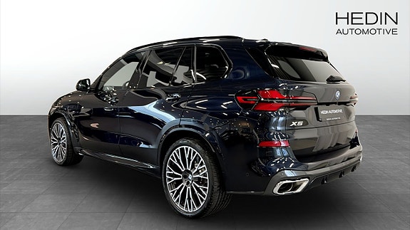 BMW X5 2 of 5