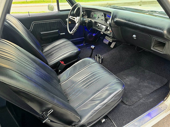 Chevrolet El Camino 13 of 17