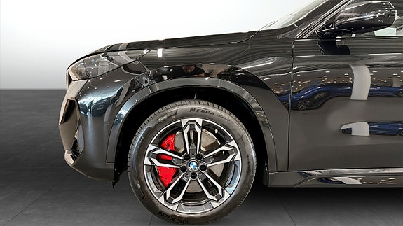 BMW iX1 9 of 14