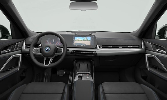 BMW iX1 3 of 3