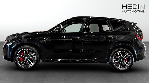 BMW iX1 6 of 14