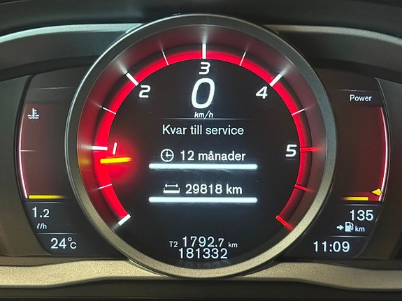 Volvo V70 12 of 30