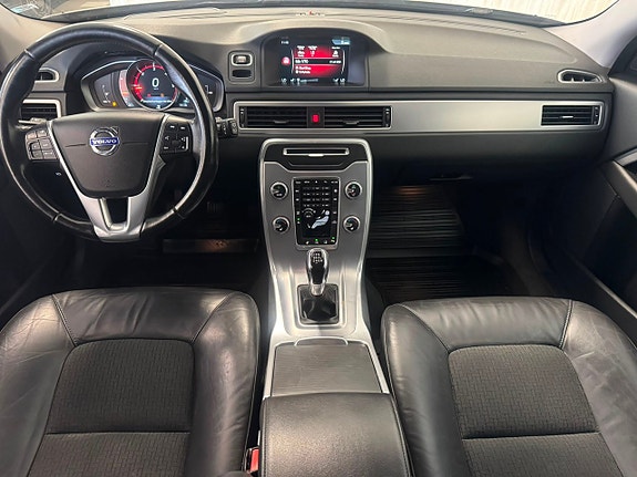 Volvo V70 10 of 30