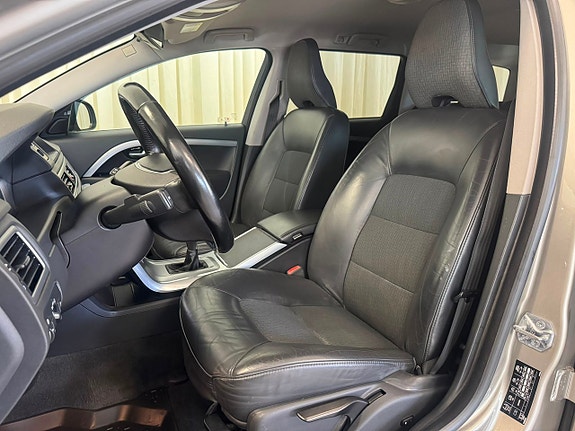 Volvo V70 7 of 30