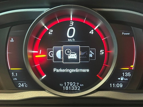 Volvo V70 13 of 30