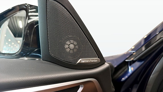 BMW i4 13 of 14