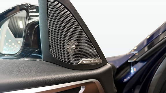 BMW i4 13 of 14
